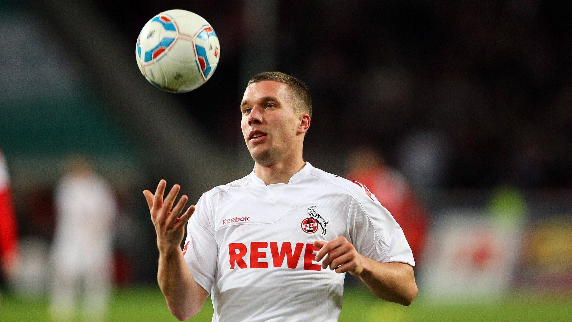 女足比赛中，中国队员徐某力挽狂澜，中国女足门将徐欢